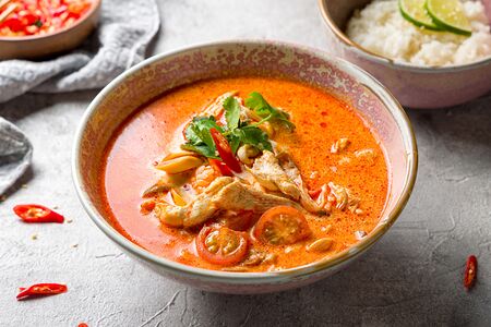 Суп Том ям с курицей
