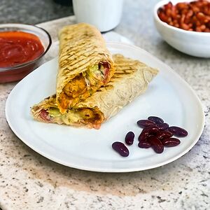 Фирменная шаурма с курицей и фасолью