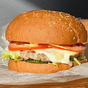 Бургер-сет В капкане с фри и соусом