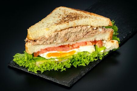 Сэндвич Риет из тунца