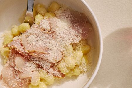 Ньокки качо-э-пепе с тамбовским окороком