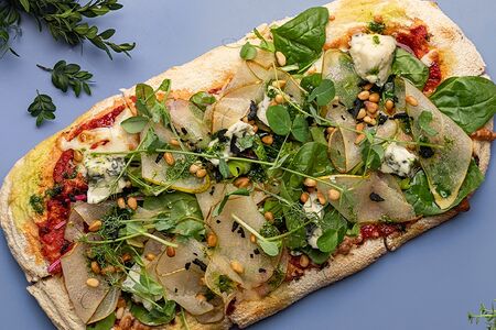 Римская пицца Горгонзола с грушей