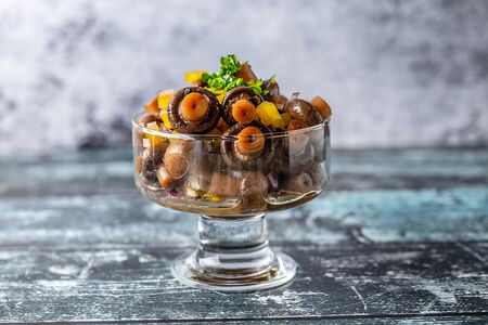 Грибочки маринованные