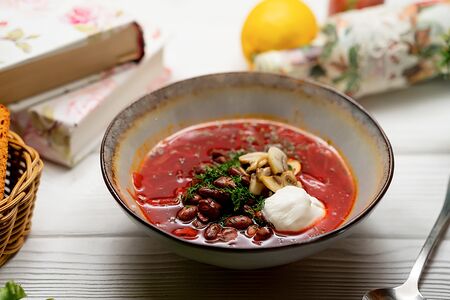 Борщ с грибами и фасолью