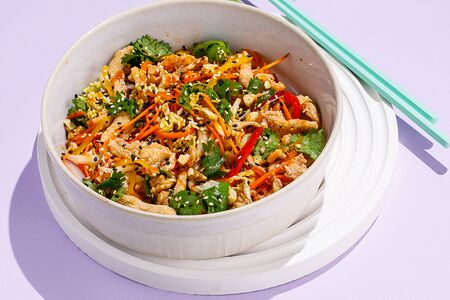 Тайский салат с курицей