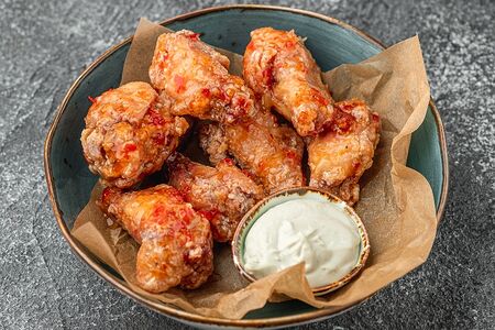 Куриные крылья в соусе барбекю