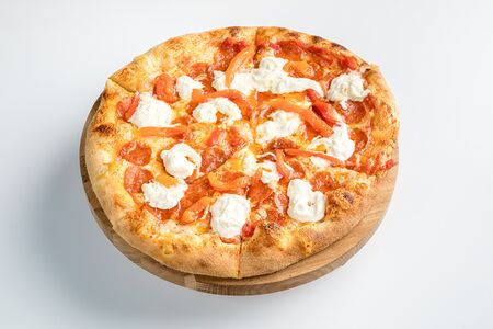 Со страчателлой, чоризо и печеным перцем