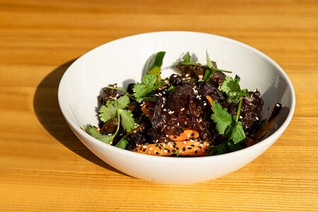 Салат с древесными грибами