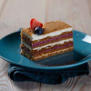 Пирожное Медовик