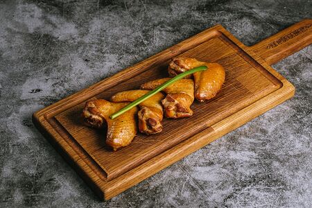 Копченые куриные крылья