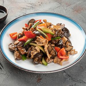 Грибы сянгу с мясом 香菇炒肉片