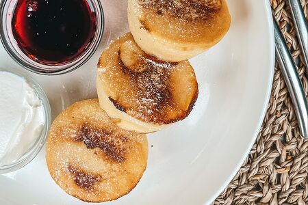 Сырники со сметаной