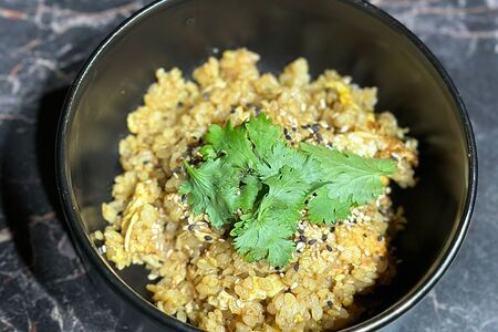 Жареный рис с яйцом