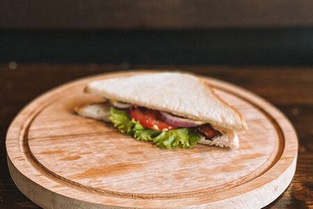 Сэндвич с беконом маленький