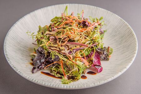 Теплый салат из куриной печени