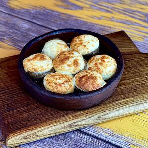 Грибные шляпки запеченные с сыром