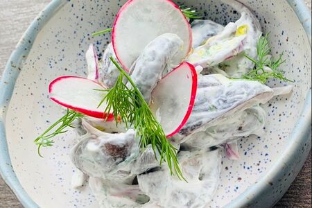 Грузди со сметаной и луком