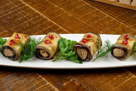 Рулетики из баклажанов