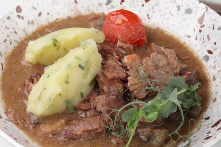 Говядина по-бургундски