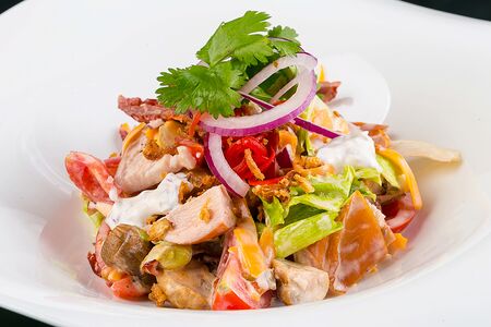 Салат с копченым куриным филе