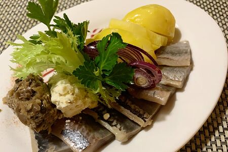 Сельдь под репчатым луком