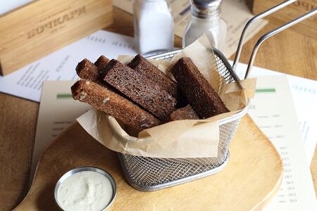 Гренки чесночные