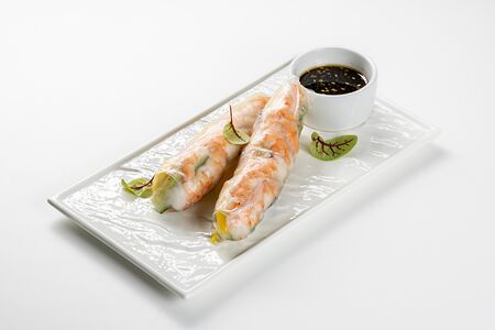 Спринг-ролл с креветкой и овощами