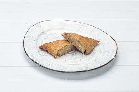 Ржаной пирожок с картофелем