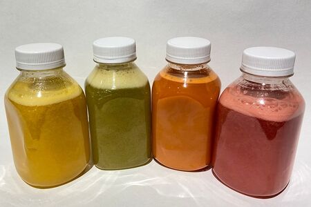 Свежевыжатый яблочный сок