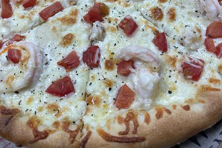 Пицца Креветки в сливочном соусе 