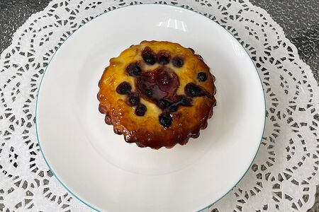 Мини-пирог с ягодой