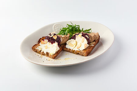 Брускетта с куриным паштетом