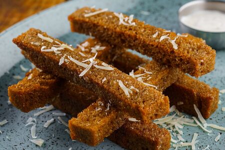 Гренки чесночные