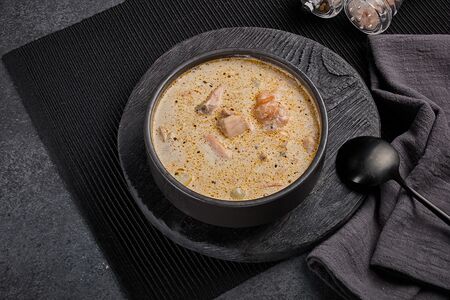 Сливочный суп  с лососем