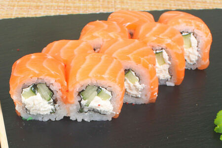 Ролл филадельфия с лососем