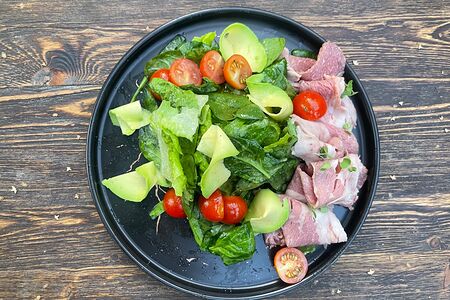 Микс-салат с пастрами