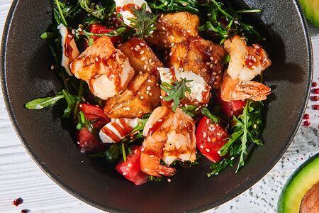 С хрустящими баклажанами и креветками