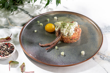 Тартар из вырезки молодого бычка 