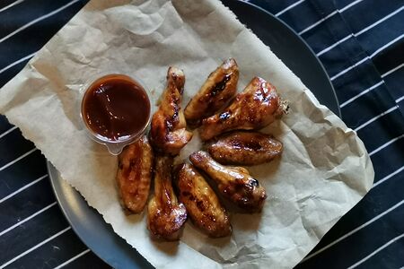 Крылья куриные в медово-горчичной заправке