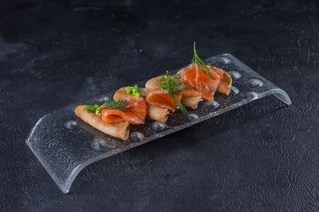 Гречишные мини блины, лосось слабой соли