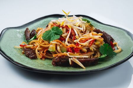 Удон с говядиной