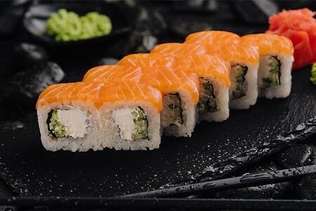 Ролл Филадельфия с копченым кальмаром