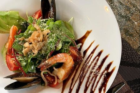 Салат с морепродуктами