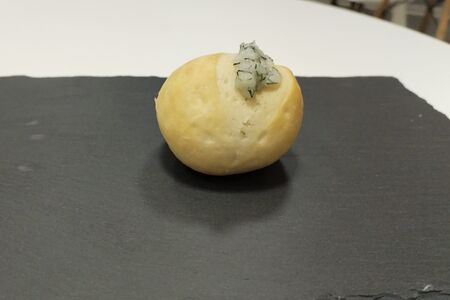 Пампушка с чесноком