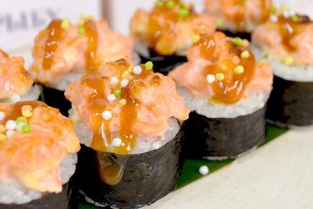 Запеченный ролл Криспи лосось