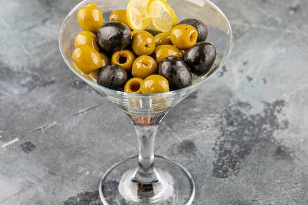 Оливки и маслины