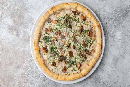 Пицца с трюфелем и белыми грибами