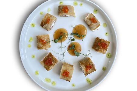 Блины с лососем шеф-посола и красной икрой