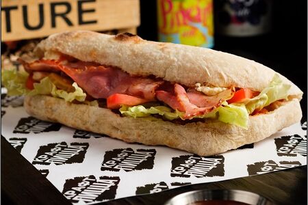 Чиабатта с курицей и беконом