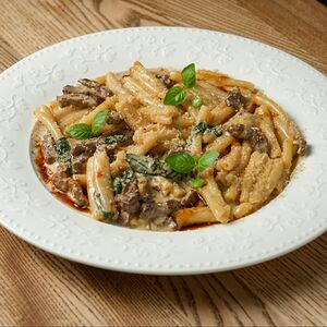 Казаречче с говядиной и соусом горгонзола